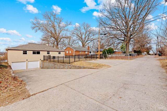 6750 Elbrook Avenue, Amberley, OH 45237