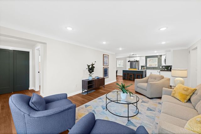 6750 Elbrook Avenue, Amberley, OH 45237