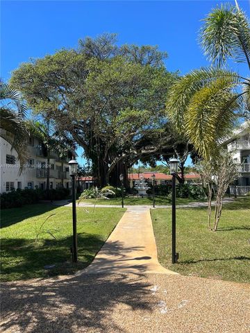 15205 NE 6th Ave D301, Miami, FL 33162