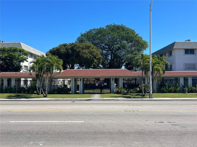 15205 NE 6th Ave D301, Miami, FL 33162