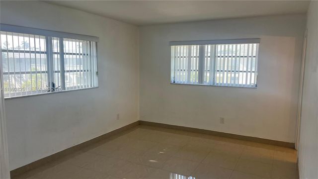 15205 NE 6th Ave D301, Miami, FL 33162