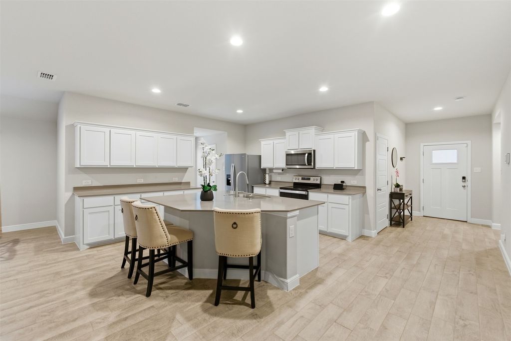 644 Griffith Park Trail, Alvarado, TX 76009