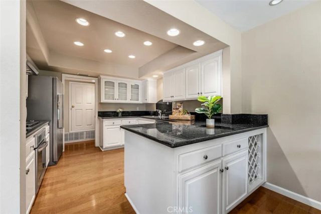 2 Rocky Glen, Irvine, CA 92603