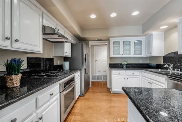 2 Rocky Glen, Irvine, CA 92603