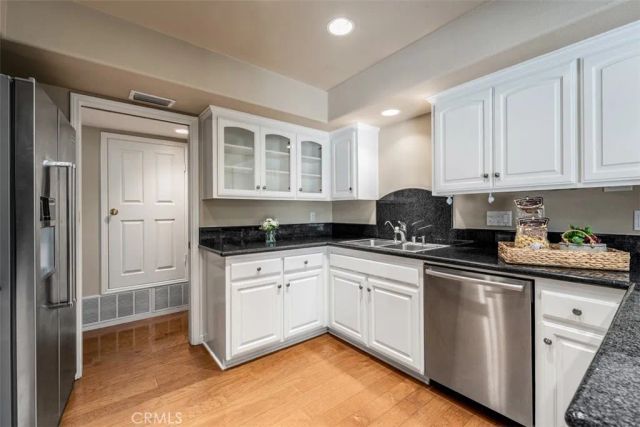 2 Rocky Glen, Irvine, CA 92603