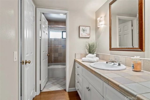 2 Rocky Glen, Irvine, CA 92603