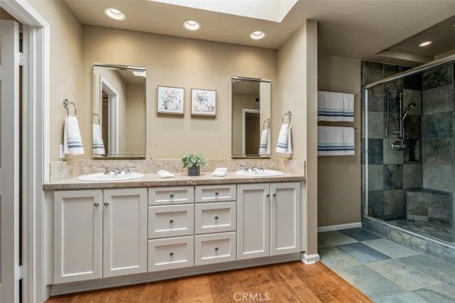 2 Rocky Glen, Irvine, CA 92603