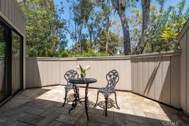 2 Rocky Glen, Irvine, CA 92603