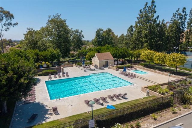 2 Rocky Glen, Irvine, CA 92603