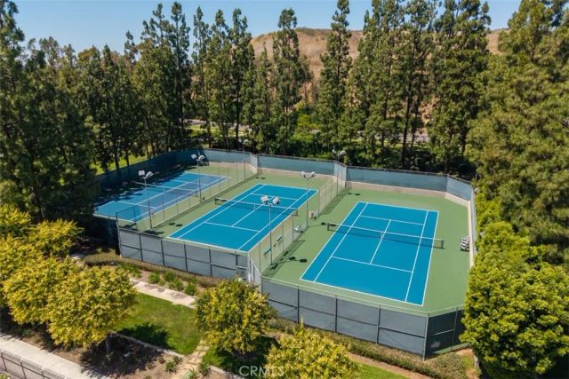 2 Rocky Glen, Irvine, CA 92603