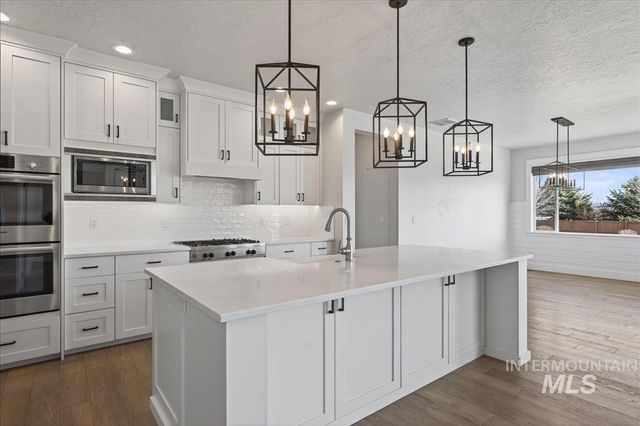 604 S Rivermist Ave, Star, ID 83669