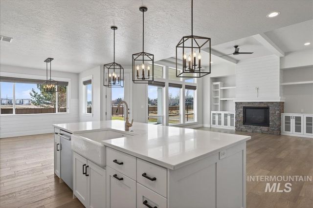 604 S Rivermist Ave, Star, ID 83669