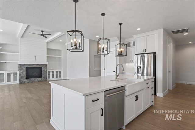 604 S Rivermist Ave, Star, ID 83669