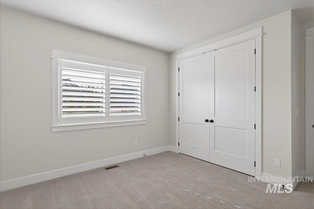 604 S Rivermist Ave, Star, ID 83669