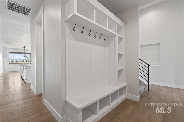 604 S Rivermist Ave, Star, ID 83669