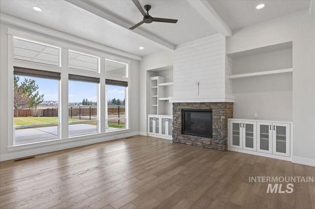 604 S Rivermist Ave, Star, ID 83669