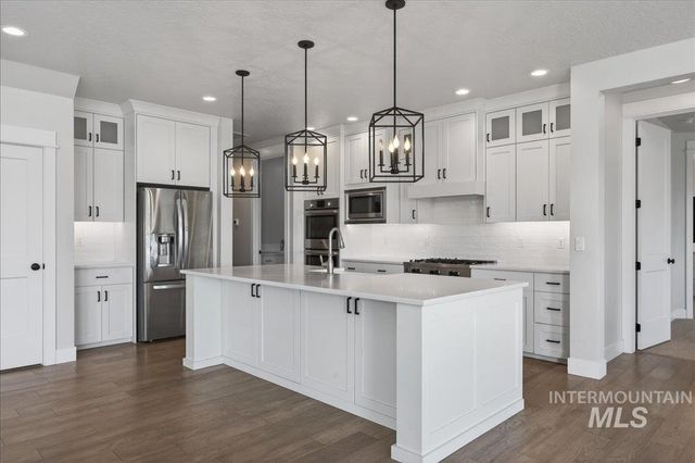 604 S Rivermist Ave, Star, ID 83669