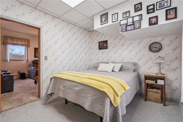 5467 27th Avenue, Vinton, IA 52349