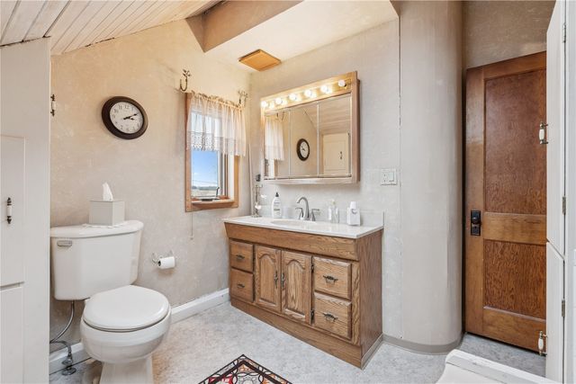 5467 27th Avenue, Vinton, IA 52349