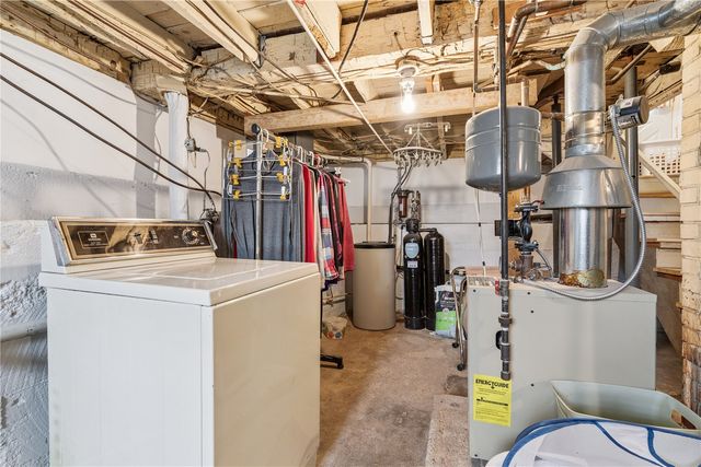 5467 27th Avenue, Vinton, IA 52349