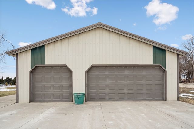 5467 27th Avenue, Vinton, IA 52349