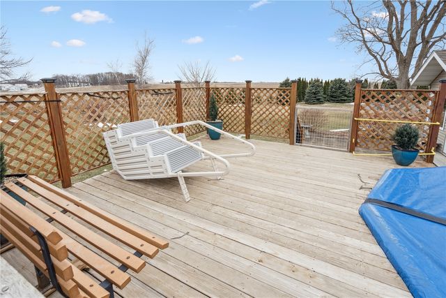 5467 27th Avenue, Vinton, IA 52349