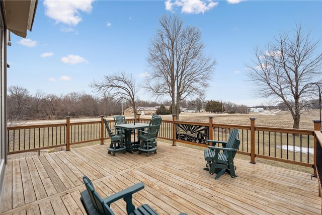 5467 27th Avenue, Vinton, IA 52349