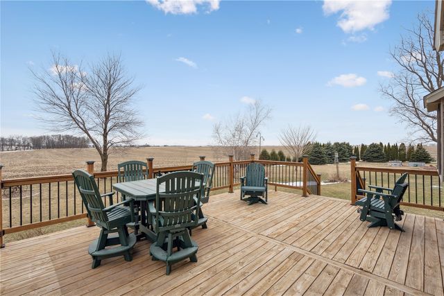 5467 27th Avenue, Vinton, IA 52349