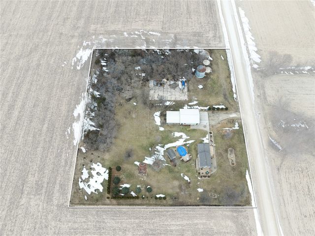 5467 27th Avenue, Vinton, IA 52349