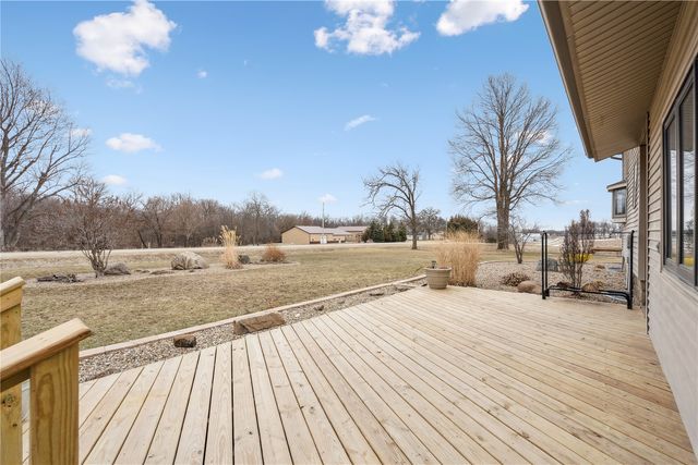 5467 27th Avenue, Vinton, IA 52349