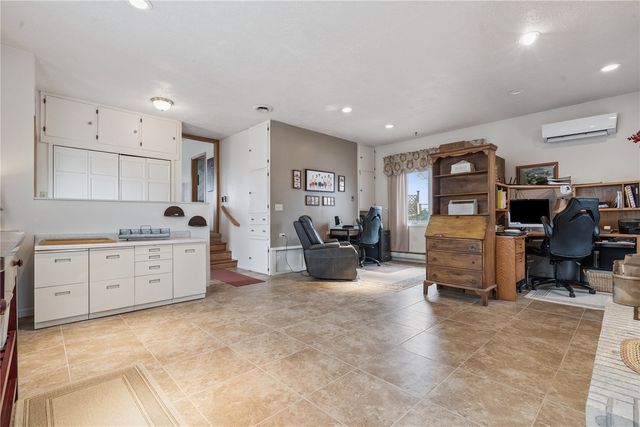 5467 27th Avenue, Vinton, IA 52349