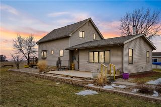 5467 27th Avenue, Vinton, IA 52349
