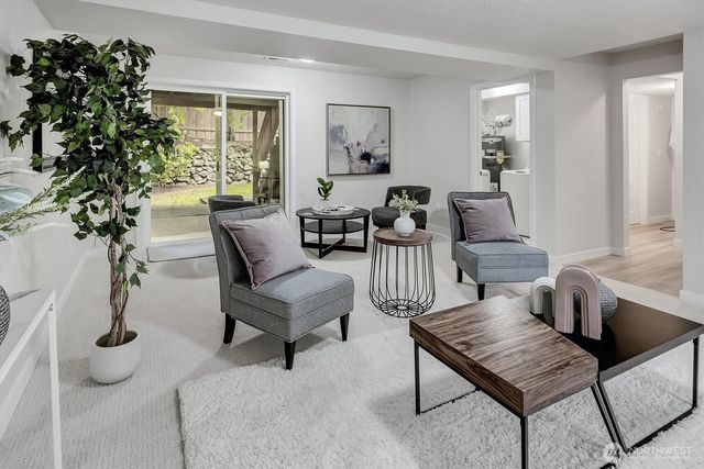 16233 NE 107th Ct., Redmond, WA 98052