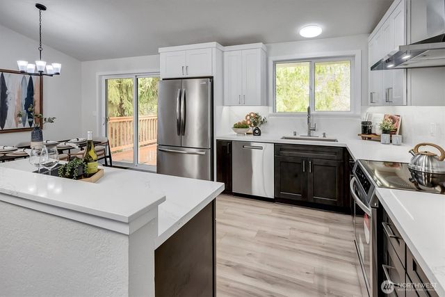 16233 NE 107th Ct., Redmond, WA 98052