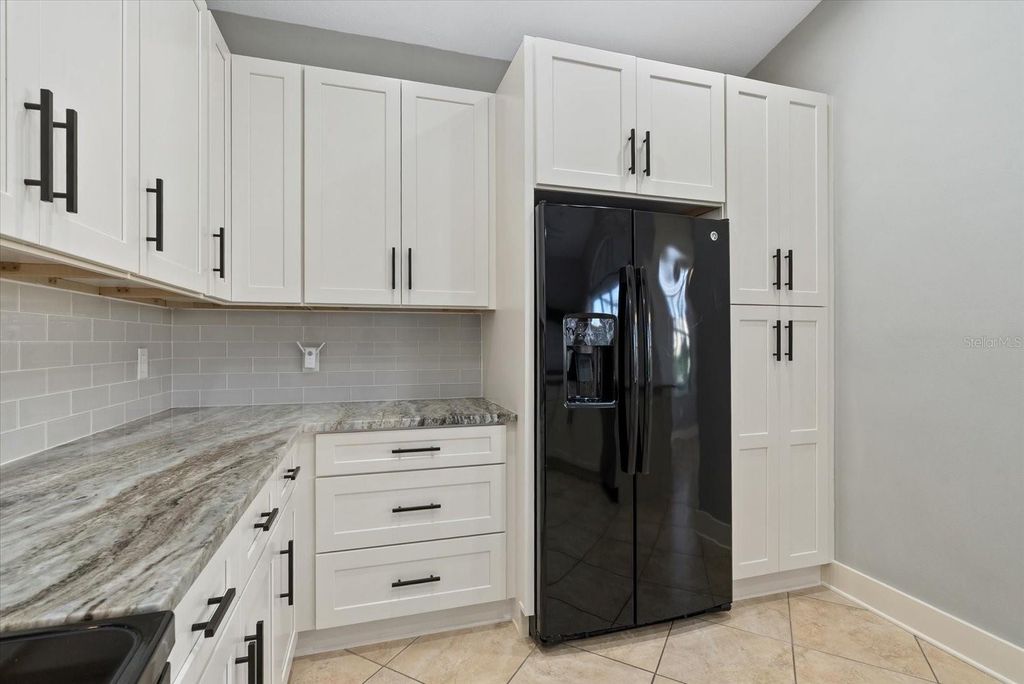 Image 12 of property listing at 6634 38TH STREET E, Sarasota, FL 34243