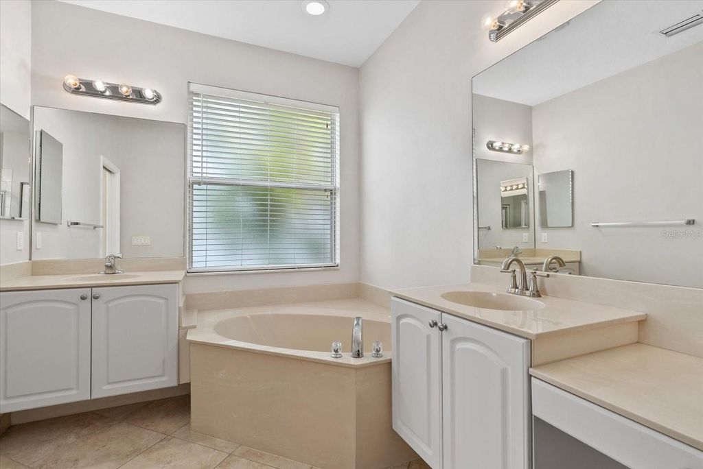 Image 26 of property listing at 6634 38TH STREET E, Sarasota, FL 34243