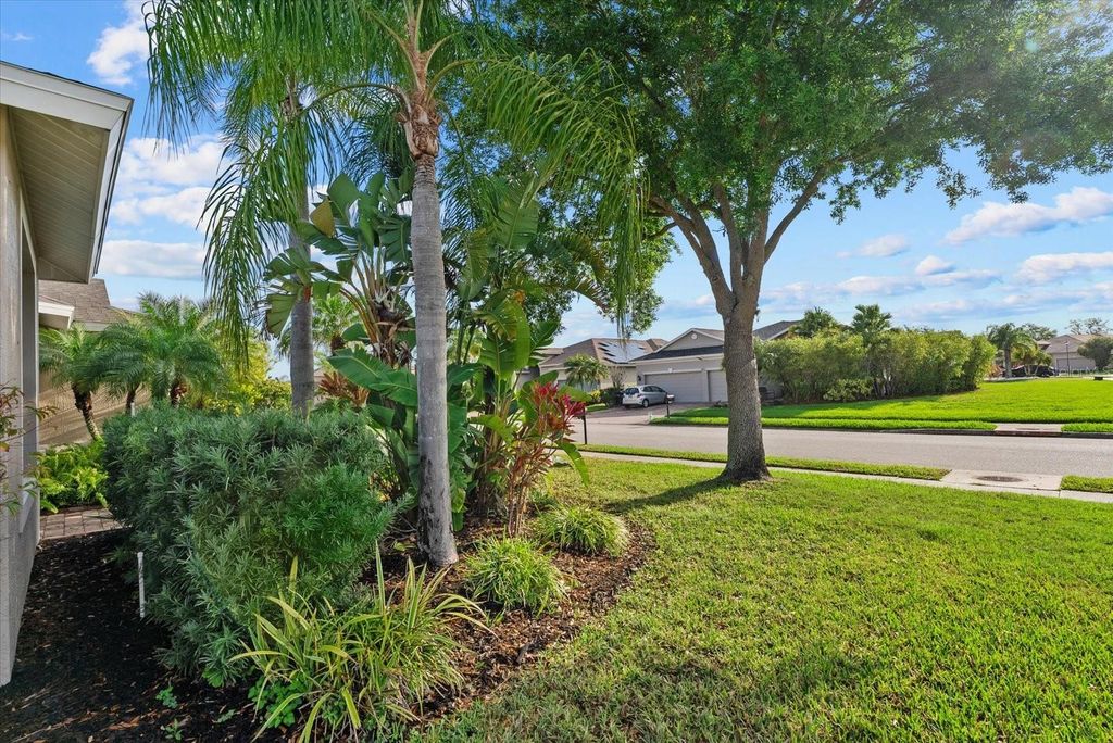 Image 43 of property listing at 6634 38TH STREET E, Sarasota, FL 34243