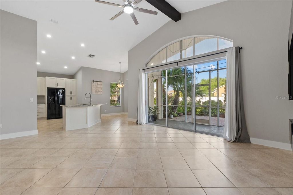 Image 6 of property listing at 6634 38TH STREET E, Sarasota, FL 34243