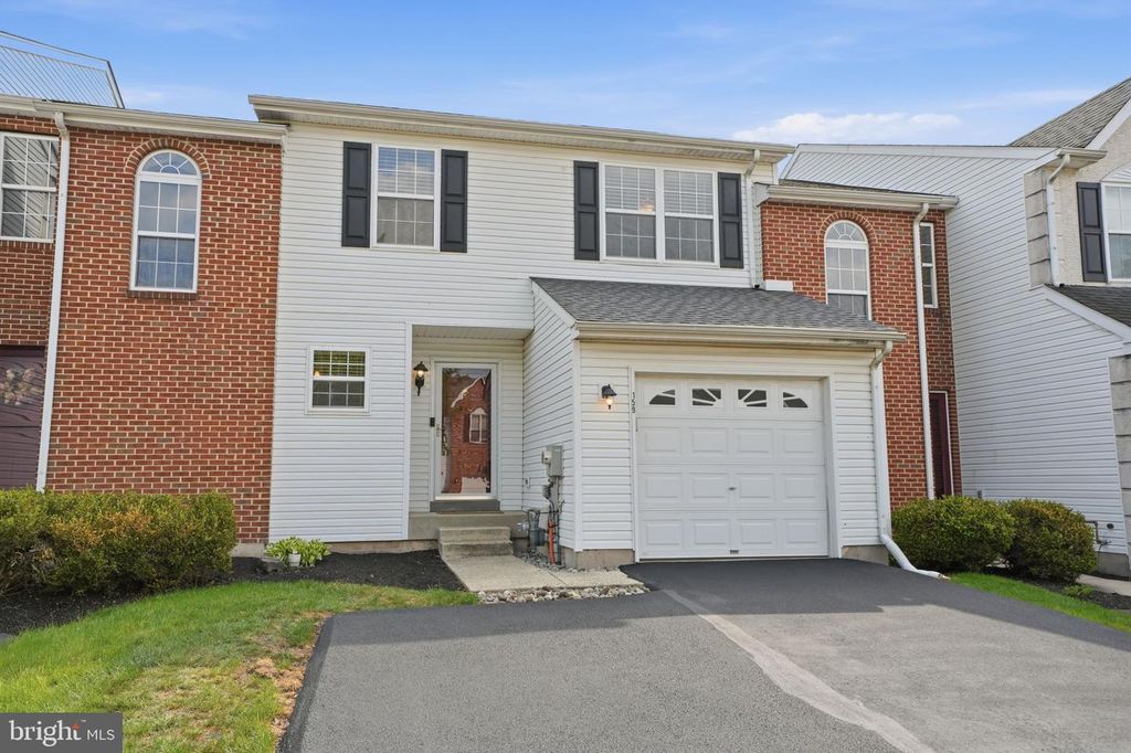 159 HAMPSHIRE DR, Sellersville, PA 18960