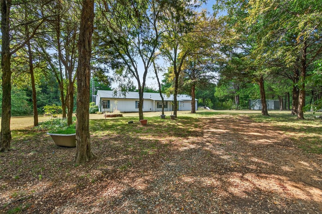 506 Deer Creek Road, Sadler, TX 76264