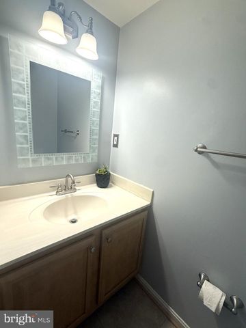 10313 LATNEY RD, Fairfax, VA 22032