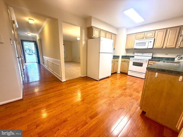 10313 LATNEY RD, Fairfax, VA 22032
