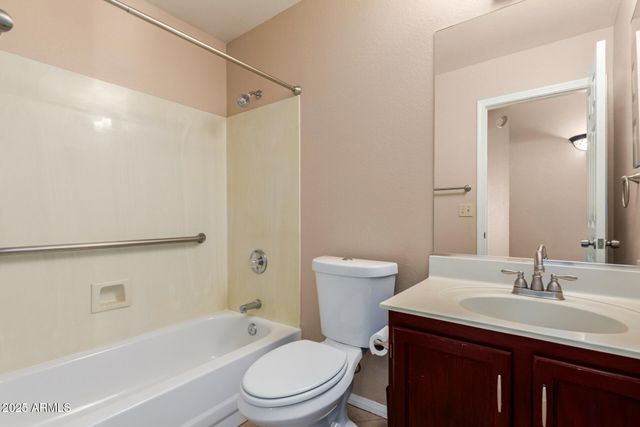 7568 W KERRY Lane, Glendale, AZ 85308