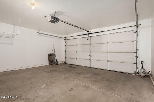 7568 W KERRY Lane, Glendale, AZ 85308