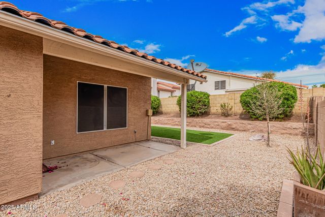 7568 W KERRY Lane, Glendale, AZ 85308