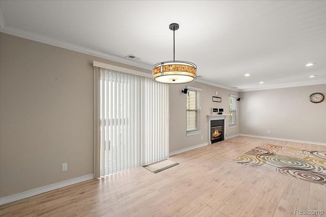 5080 Harbor Oak, Waterford Charter Township, MI 48329