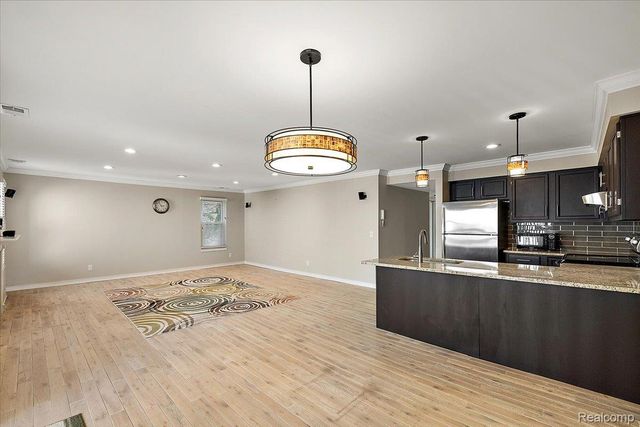 5080 Harbor Oak, Waterford Charter Township, MI 48329