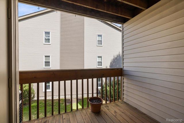 5080 Harbor Oak, Waterford Charter Township, MI 48329