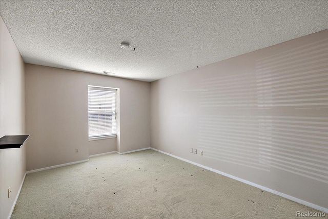 5080 Harbor Oak, Waterford Charter Township, MI 48329