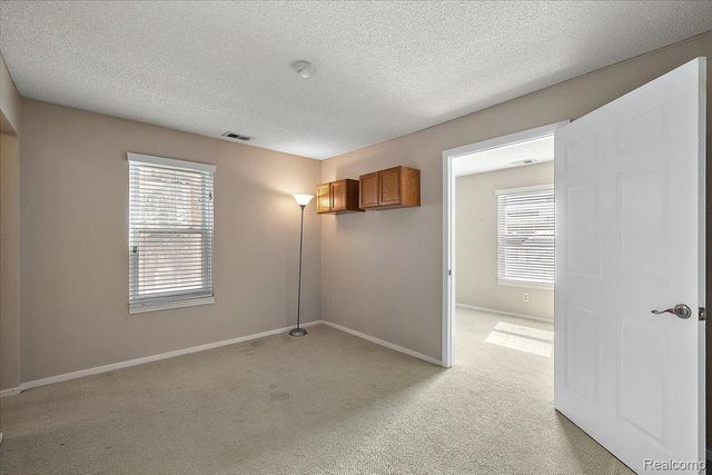 5080 Harbor Oak, Waterford Charter Township, MI 48329